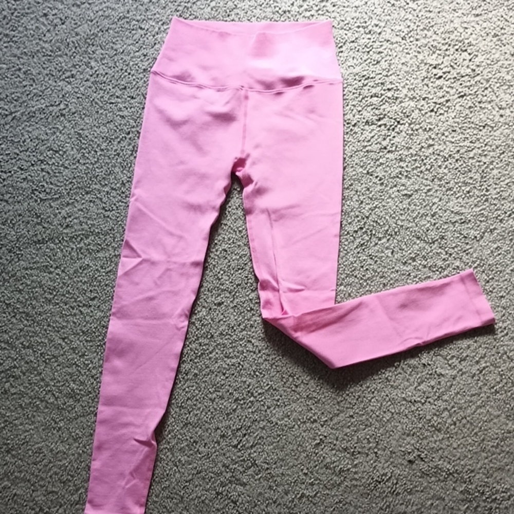 NWOT Women's M/L Spiritual Gangster Leggings